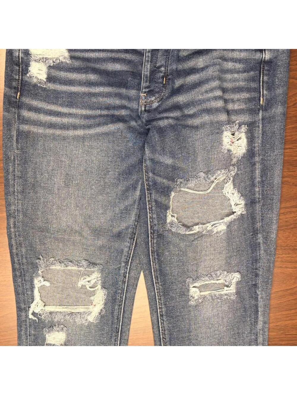 American Eagle Distressed Skinny Jeans Size 6 Regular
